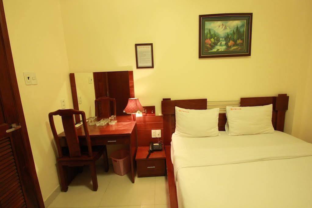 Ipeace Hotel - Bui Vien Walking Street Cidade de Ho Chi Minh Exterior foto