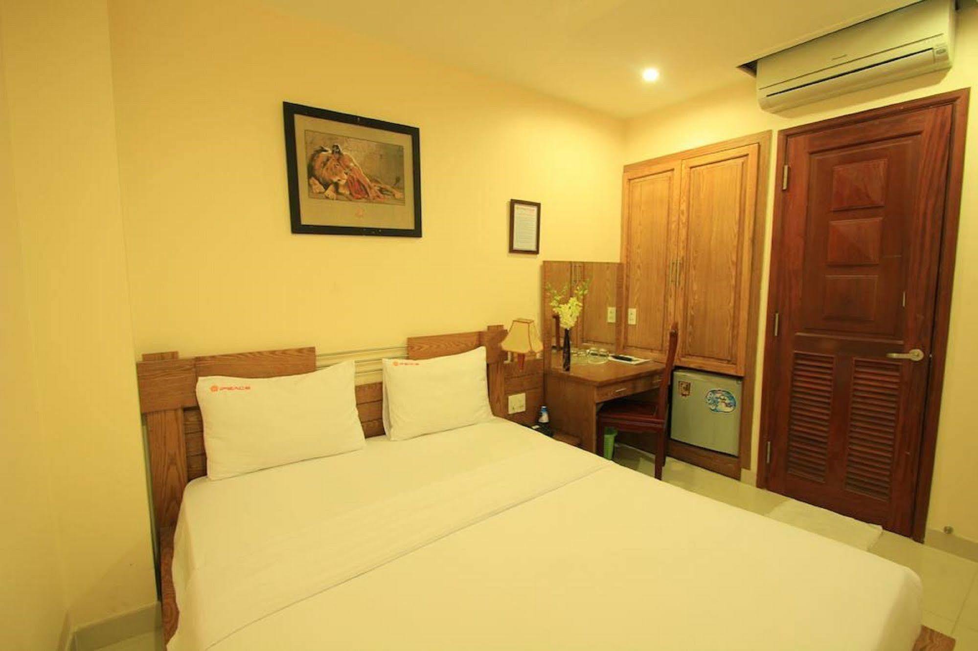 Ipeace Hotel - Bui Vien Walking Street Cidade de Ho Chi Minh Exterior foto